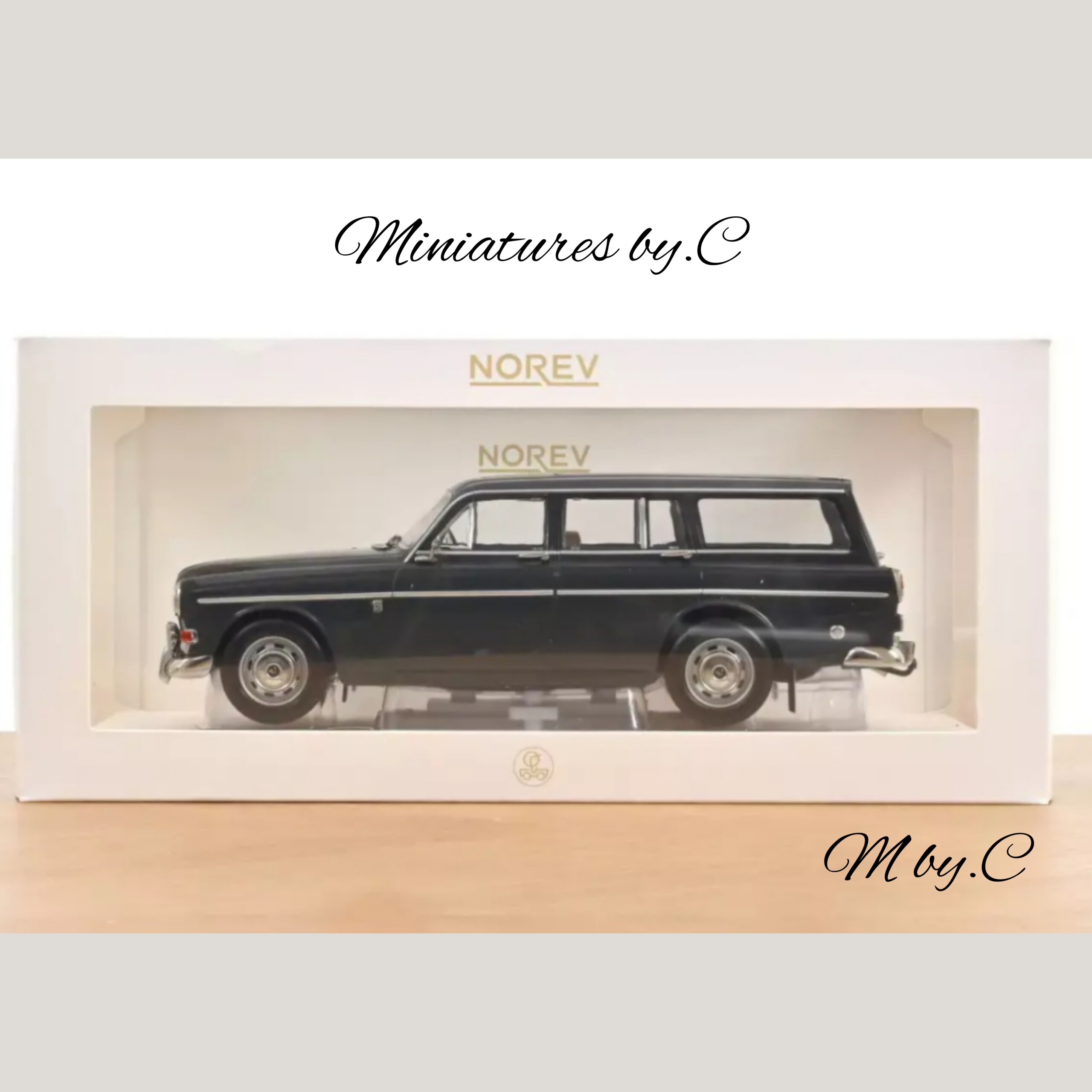 Volvo Amazon Break 1966 Graphite Grey – Norev – 1:18éme