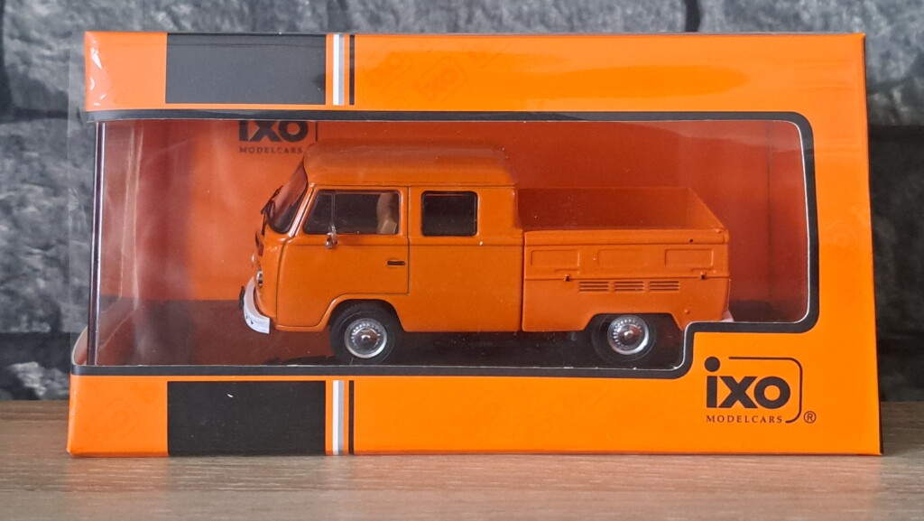 VW Volkswagen T2 double cabine 1/43ème Ixo