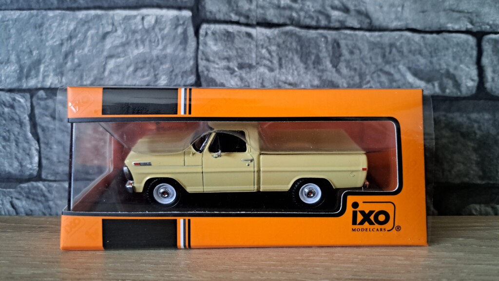 Ford F100 1976 1/43éme Ixo
