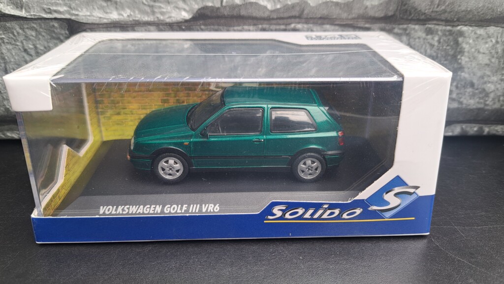VW Volkswagen Golf MKIII VR6 GREEN 1/43ème solido