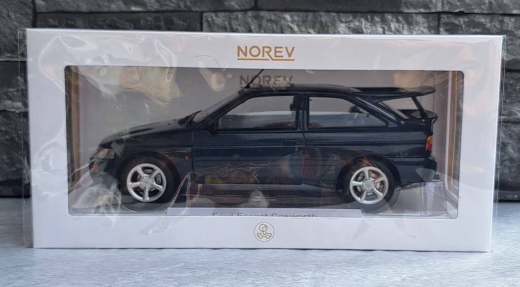 Ford Escort Cosworth 1992 Mallard green 1/18ème Norev