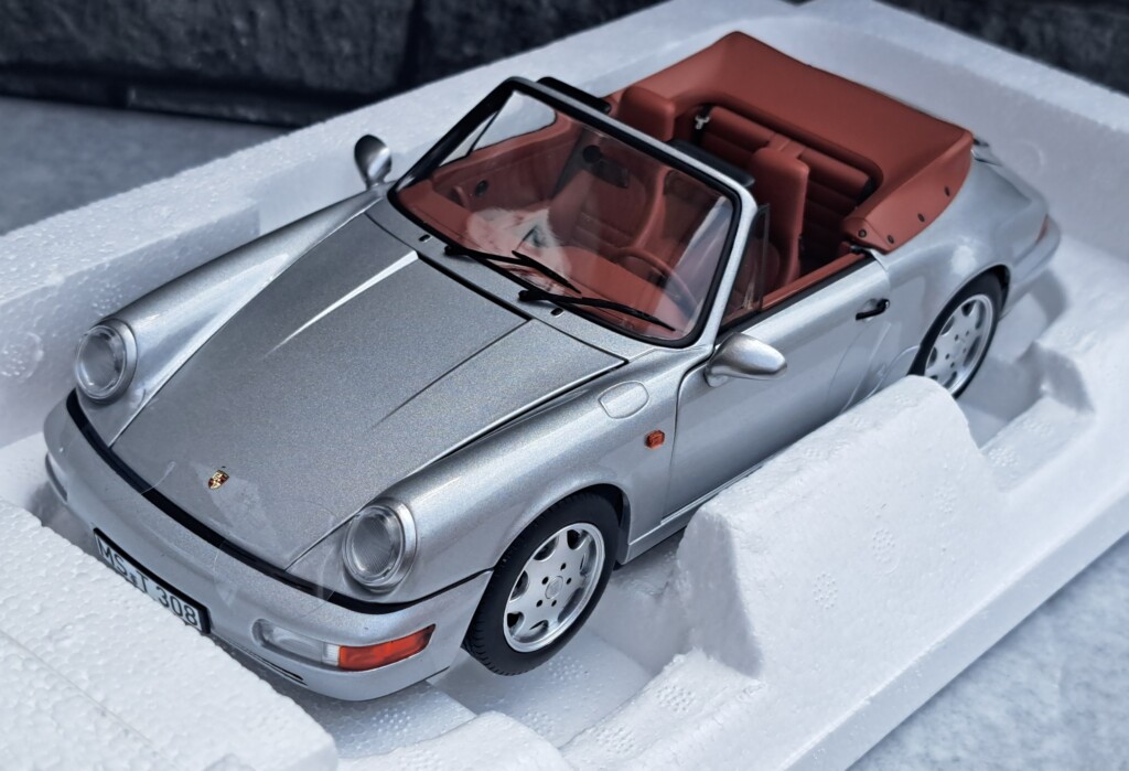 Porsche 911 Carrera 2 Cabriolet 1990 Argent 1/18ème Norev