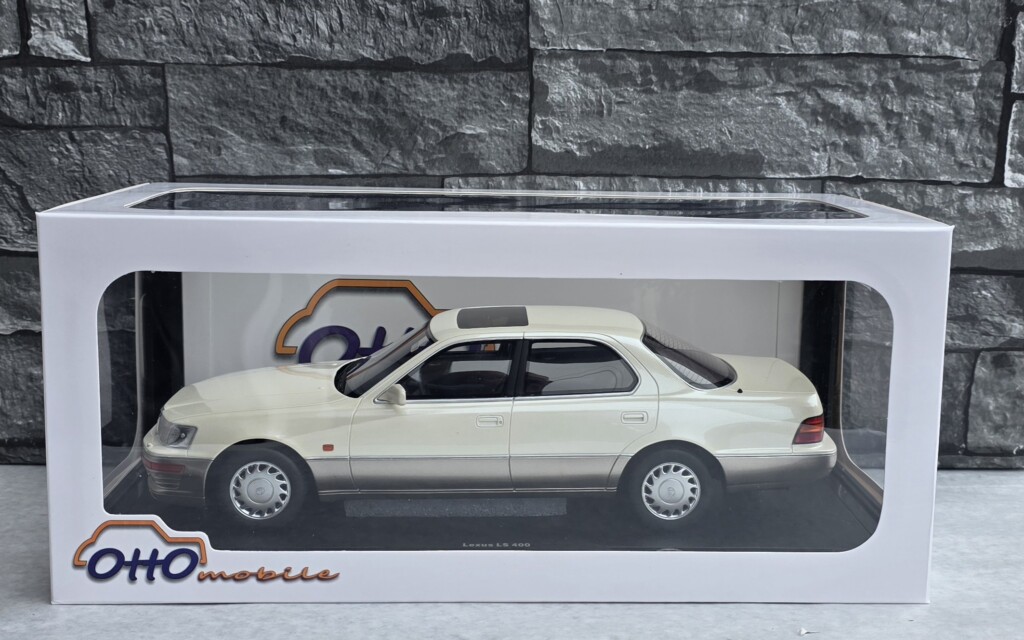 Lexus LS 400 Diamond White-1:18-Ottomobile