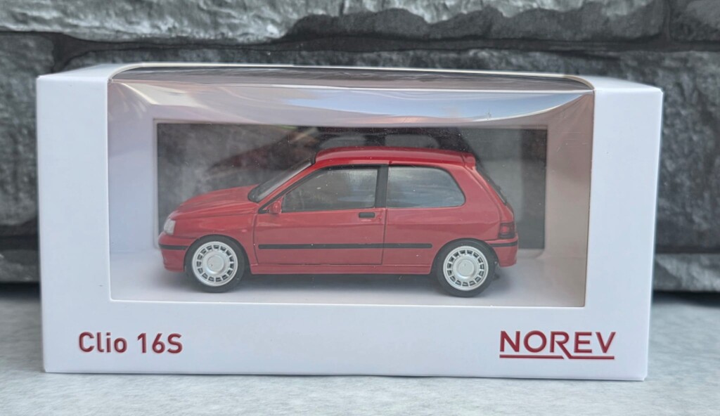 Renault Clio 16S Red 1/43éme Norev