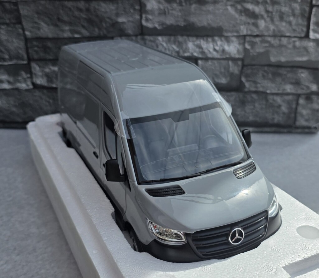 Mercedes-Benz Sprinter 2018- 1:18éme- Norev